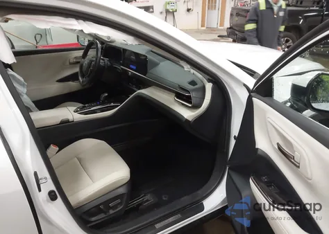 2024 Toyota Crown Limited z USA, uszkodzony, nr VIN JTDAAAAF2R3025374